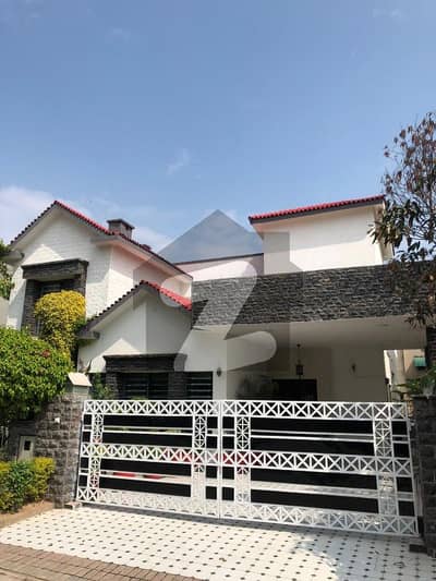 DHA 1 Rawalpindi Kanal House 5 Bedrooms Attach Washroom With Gas Electric Meter Car Parking Space Double Unit House For Rent Available