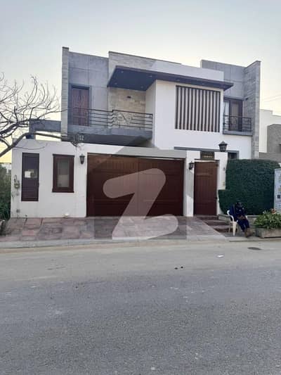 Slightly Used 500 yd Banglow For Sale