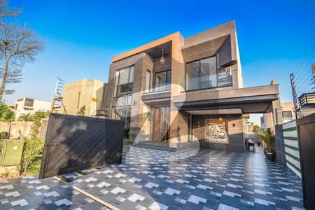 ڈی ایچ اے فیز 6 ڈیفنس (ڈی ایچ اے),لاہور میں 6 کمروں کا 10 مرلہ مکان 4.85 کروڑ میں برائے فروخت۔