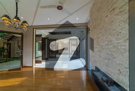 DHA PHASE 5 1 KANAL UP PORTION SEMI FURNISHED AVAILABLE ON RENT