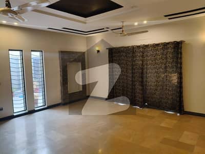 ڈی ایچ اے فیز 4 - بلاک ڈبل ایچ فیز 4,ڈیفنس (ڈی ایچ اے),لاہور میں 2 کمروں کا 1 کنال بالائی پورشن 90.0 ہزار میں کرایہ پر دستیاب ہے۔