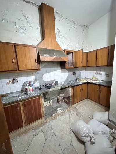 6 Marla Ground Portion Available For Rent (Near Hafiz Sweets)