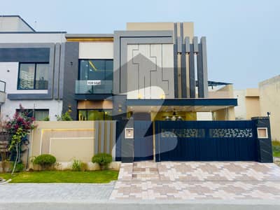 10 Marla House Near 130ft Road And Commercial