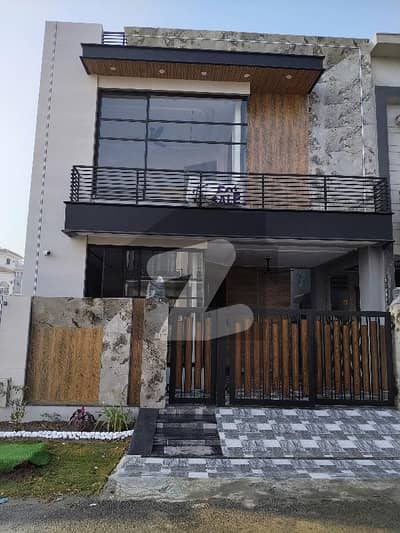 ڈی ایچ اے 9 ٹاؤن ۔ بلاک اے ڈی ایچ اے 9 ٹاؤن,ڈیفنس (ڈی ایچ اے),لاہور میں 3 کمروں کا 5 مرلہ مکان 90.0 ہزار میں کرایہ پر دستیاب ہے۔ ڈی ایچ اے 9 ٹاؤن ۔ بلاک اے ڈی ایچ اے 9 ٹاؤن,ڈیفنس (ڈی ایچ اے),لاہور میں 3 کمروں کا 5 مرلہ مکان 90.0 ہزار میں کرایہ پر دستیاب ہے۔