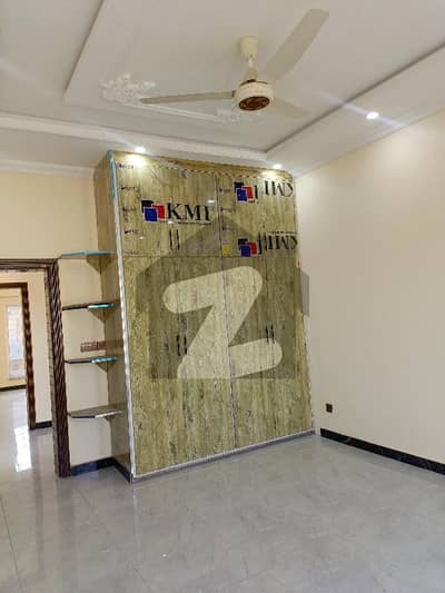 Architect Society 10 Marla uppar portion available for rent