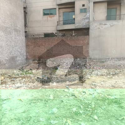 مسلم ٹاؤن فیصل آباد میں 5 مرلہ رہائشی پلاٹ 78.0 لاکھ میں برائے فروخت۔