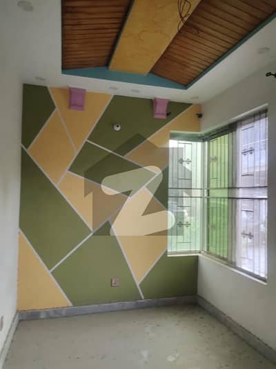 کالج روڈ لاہور میں 4 کمروں کا 3 مرلہ مکان 1.0 کروڑ میں برائے فروخت۔