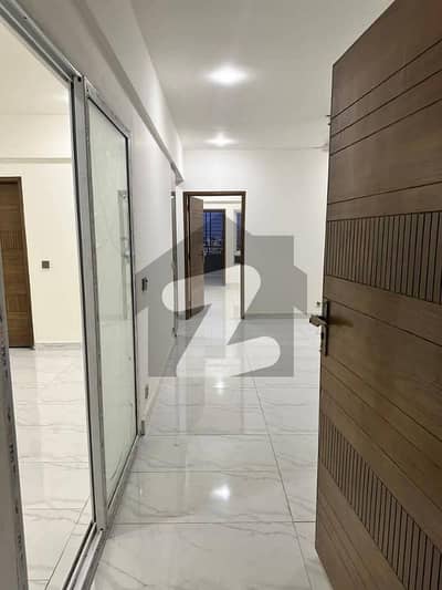 کلفٹن ۔ بلاک 9 کلفٹن,کراچی میں 2 کمروں کا 6 مرلہ فلیٹ 4.0 کروڑ میں برائے فروخت۔