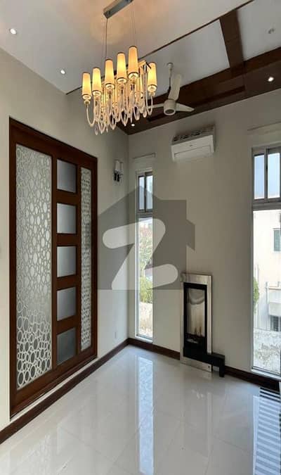 ڈی ایچ اے فیز 5 ڈیفنس (ڈی ایچ اے),لاہور میں 5 کمروں کا 1 کنال مکان 12.0 کروڑ میں برائے فروخت۔ ڈی ایچ اے فیز 5 ڈیفنس (ڈی ایچ اے),لاہور میں 5 کمروں کا 1 کنال مکان 12.0 کروڑ میں برائے فروخت۔