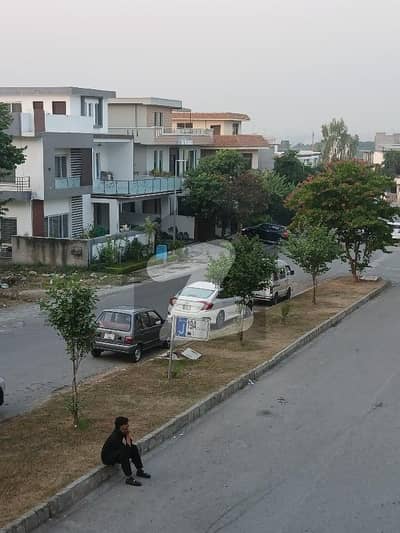 ڈی ایچ اے فیز 2 - سیکٹر سی ڈی ایچ اے ڈیفینس فیز 2,ڈی ایچ اے ڈیفینس,اسلام آباد میں 1 کنال رہائشی پلاٹ 5.1 کروڑ میں برائے فروخت۔