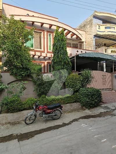 10 Marla Double Unit Owner Made House For Sale  Prime Location All Facilities Available  Near The Main Access