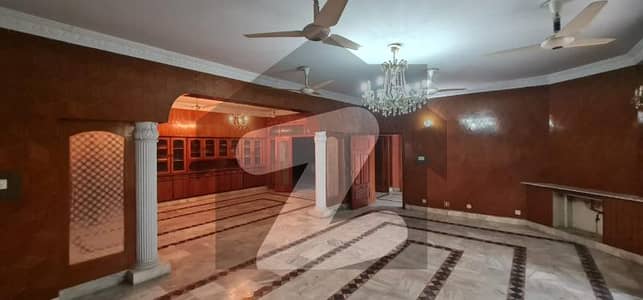 F-10/4 Nazim-ud-Din Road: 1022 Yards, 6 Bedrooms, Double Unit, Great Renovation Potential, Price 35 Crores, Negotiable