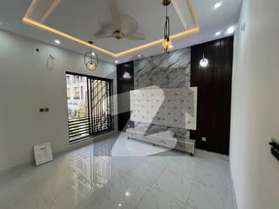 اتحاد ٹاؤن فیز ١ اتحاد ٹاؤن,رائیونڈ روڈ,لاہور میں 3 کمروں کا 3 مرلہ مکان 1.05 لاکھ میں کرایہ پر دستیاب ہے۔