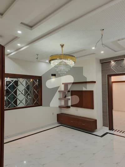 جوہر ٹاؤن فیز 2 - بلاک ایچ3 جوہر ٹاؤن فیز 2,جوہر ٹاؤن,لاہور میں 5 کمروں کا 5 مرلہ مکان 1.55 لاکھ میں کرایہ پر دستیاب ہے۔