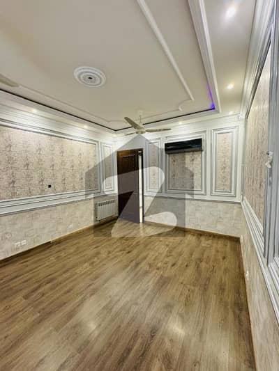 DHA phase6 1kanal modran dizain like brand new (lower lock) upar potion for rent