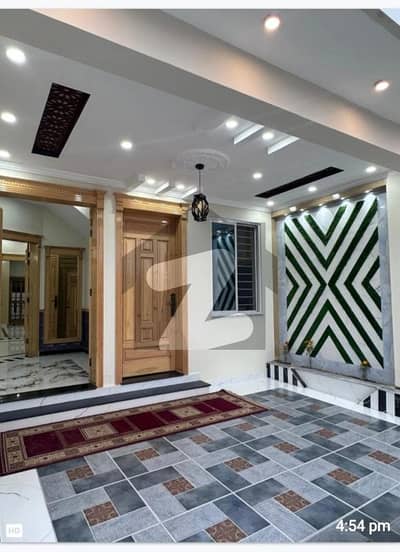 ممتاز سٹی اسلام آباد میں 5 کمروں کا 10 مرلہ مکان 4.4 کروڑ میں برائے فروخت۔