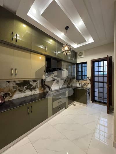 بحریہ ٹاؤن سیکٹر سی بحریہ ٹاؤن,لاہور میں 4 کمروں کا 5 مرلہ مکان 80.0 ہزار میں کرایہ پر دستیاب ہے۔