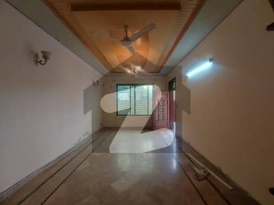 ائیرپورٹ ہاؤسنگ سوسائٹی - سیکٹر 2 ائیرپورٹ ہاؤسنگ سوسائٹی,راولپنڈی میں 4 کمروں کا 8 مرلہ مکان 70.0 ہزار میں کرایہ پر دستیاب ہے۔