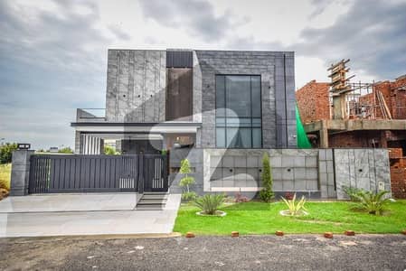 ڈیفینس رایا ڈی ایچ اے ڈیفینس,لاہور میں 5 کمروں کا 1 کنال مکان 3.9 لاکھ میں کرایہ پر دستیاب ہے۔