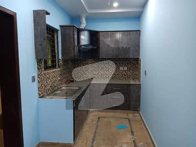 bechlor flat available for rent