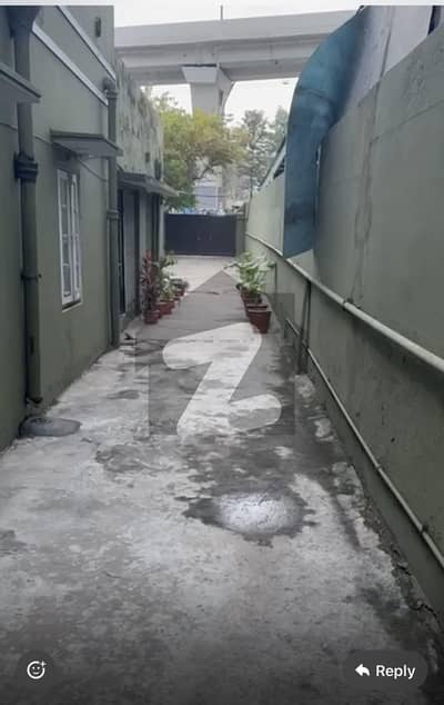 صدر راولپنڈی میں 2 کنال کمرشل پلاٹ 35.0 کروڑ میں برائے فروخت۔