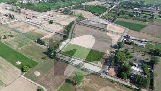 آرچرڈ گرینز بیدیاں روڈ,لاہور میں 8 کنال فارم ہاؤس 3.6 کروڑ میں برائے فروخت۔