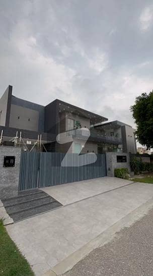 ڈی ایچ اے فیز 6 ڈیفنس (ڈی ایچ اے),لاہور میں 6 کمروں کا 2 کنال مکان 43.0 کروڑ میں برائے فروخت۔