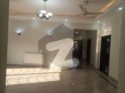1 Kanal Upper Portion In E-11 Of Islamabad Is Available For Rent