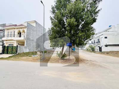 سٹی ہاؤسنگ سوسائٹی گوجرانوالہ میں 7 مرلہ رہائشی پلاٹ 95.0 لاکھ میں برائے فروخت۔