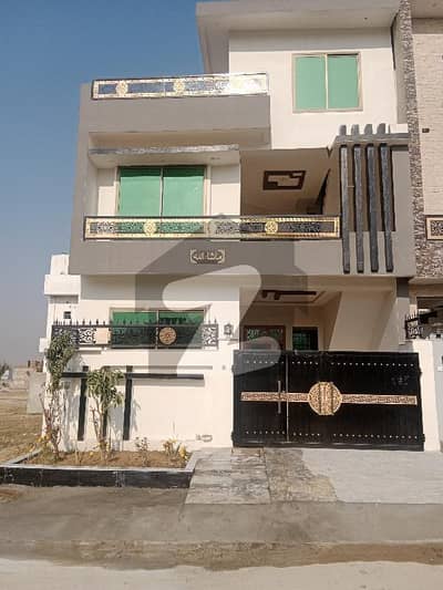 فیصل ہلز اسلام آباد میں 4 کمروں کا 5 مرلہ مکان 2.12 کروڑ میں برائے فروخت۔