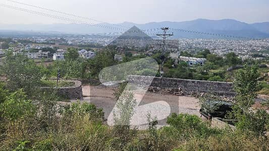 بنی گالہ اسلام آباد میں 6 کنال رہائشی پلاٹ 12.0 کروڑ میں برائے فروخت۔