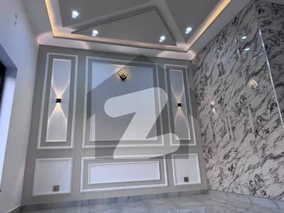 10 Marla full house in Tariq garden