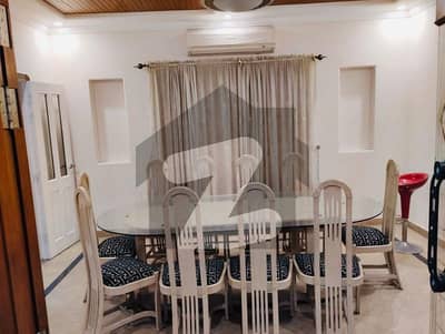 ڈی ایچ اے فیز 4 ڈیفنس (ڈی ایچ اے),لاہور میں 5 کمروں کا 1 کنال مکان 7.1 کروڑ میں برائے فروخت۔