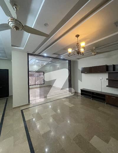 7 Marla Ground Portion For Rent In Cbr Town