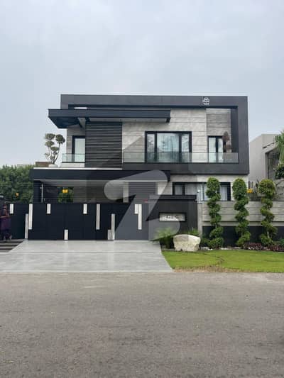 Get youre 1 kanal house contructed including finishing in DHA LAHORE