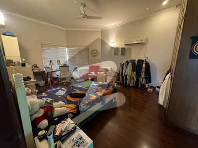 ڈی ایچ اے فیز 6 ڈیفنس (ڈی ایچ اے),لاہور میں 5 کمروں کا 1 کنال مکان 10.7 کروڑ میں برائے فروخت۔