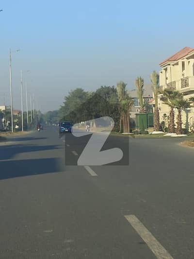 ڈی ایچ اے فیز 6 - بلاک ایل فیز 6,ڈیفنس (ڈی ایچ اے),لاہور میں 1 کنال رہائشی پلاٹ 7.2 کروڑ میں برائے فروخت۔