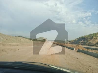 سی ۔ 14 اسلام آباد میں 1 کنال رہائشی پلاٹ 7.25 کروڑ میں برائے فروخت۔