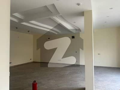 4 MARLA COMMERCIAL FLOOR IS AVAILABLE IN DHA TOP LOCATION FOR COMMERCIAL PURPOSE.