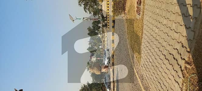 گلبرگ ریزیڈنشیا - بلاک آر گلبرگ ریزیڈنشیا,گلبرگ,اسلام آباد میں 7 مرلہ رہائشی پلاٹ 88.0 لاکھ میں برائے فروخت۔ گلبرگ ریزیڈنشیا - بلاک آر گلبرگ ریزیڈنشیا,گلبرگ,اسلام آباد میں 7 مرلہ رہائشی پلاٹ 88.0 لاکھ میں برائے فروخت۔