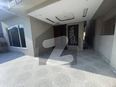 10 Marla Double Unit House For Sale