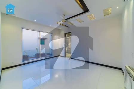 1 Kanal Lower Portion Available For Rent