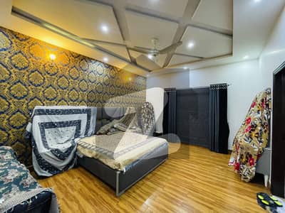 مرغزار آفیسرز کالونی لاہور میں 6 کمروں کا 12 مرلہ مکان 4.9 کروڑ میں برائے فروخت۔