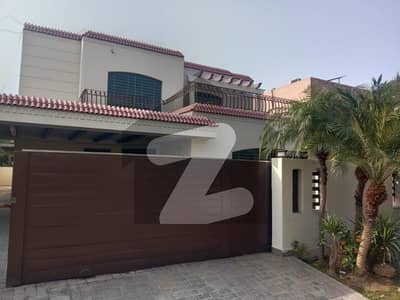 ONE KANAL BEAUTIFULL HOUSE AVALIABLE FOR RENT IN DHA DEFANCE PHASE 1