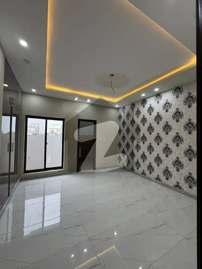 لیک سٹی رائیونڈ روڈ,لاہور میں 4 کمروں کا 5 مرلہ مکان 2.38 کروڑ میں برائے فروخت۔