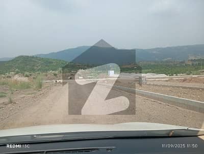 سی پندرہ اسلام آباد میں 1 کنال رہائشی پلاٹ 2.75 کروڑ میں برائے فروخت۔