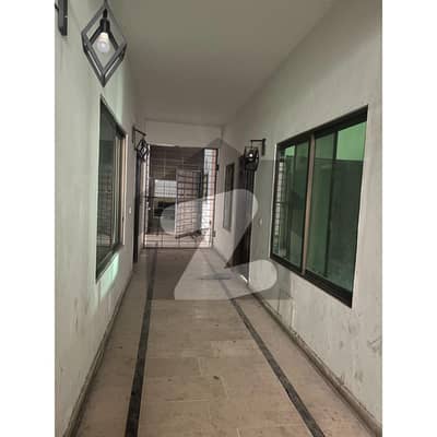 ای ۔ 11/3 ای ۔ 11,اسلام آباد میں 1 کمرے کا 1 مرلہ فلیٹ 32.0 ہزار میں کرایہ پر دستیاب ہے۔