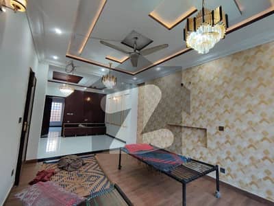 لیک سٹی رائیونڈ روڈ,لاہور میں 6 کمروں کا 7 مرلہ مکان 3.45 کروڑ میں برائے فروخت۔