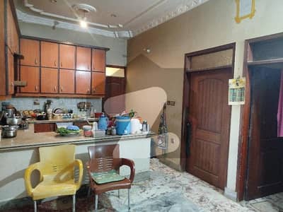 بزنس اینڈ پروفیشنل ہاؤسنگ سوسائٹی سکیم 33 - سیکٹر 51-اے,سکیم 33,کراچی میں 3 کمروں کا 8 مرلہ مکان 1.7 کروڑ میں برائے فروخت۔