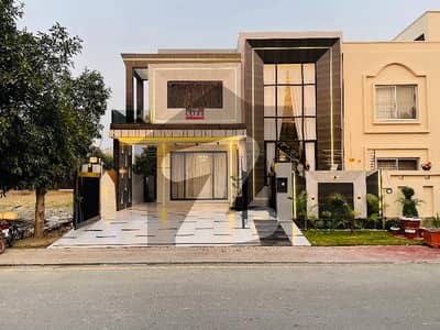 بحریہ ٹاؤن قائد بلاک بحریہ ٹاؤن سیکٹر ای,بحریہ ٹاؤن,لاہور میں 5 کمروں کا 10 مرلہ مکان 4.15 کروڑ میں برائے فروخت۔